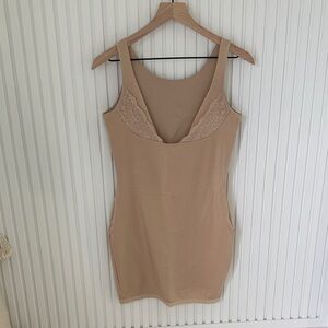 Elegant Tan Lace-Trimmed Shapewear Dress Madenform